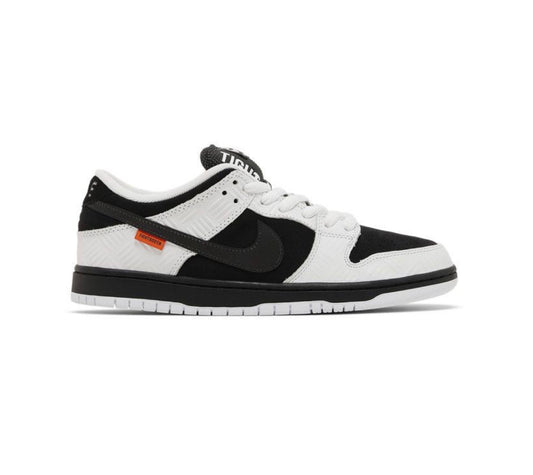 Nike SB Dunk Low Tightbooth