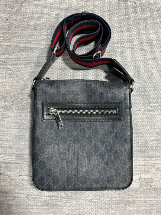 Gucci GG Supreme Small Messenger Bag Black (PREOWNED)