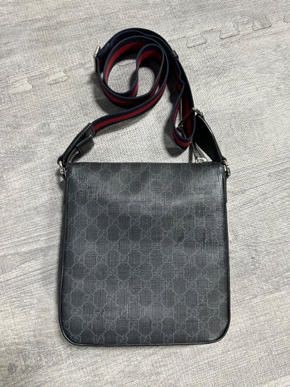 Gucci GG Supreme Small Messenger Bag Black (PREOWNED)